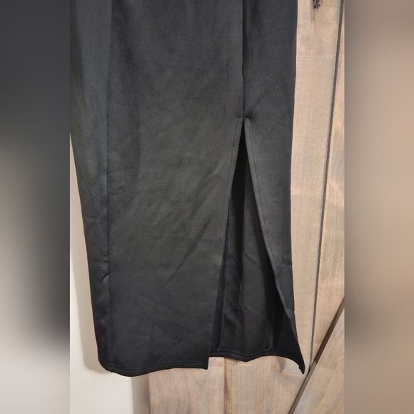 SHOWPO Big Ideas Midi Dress In Black. Size 4 NWT - Picture 8 of 15